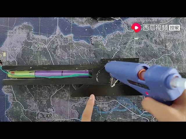 自制宫本武藏刀的模型,用到了白色亚克力,广告材料也能这么玩 西瓜视频